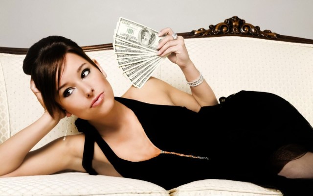 womanwithmoney-1024x640